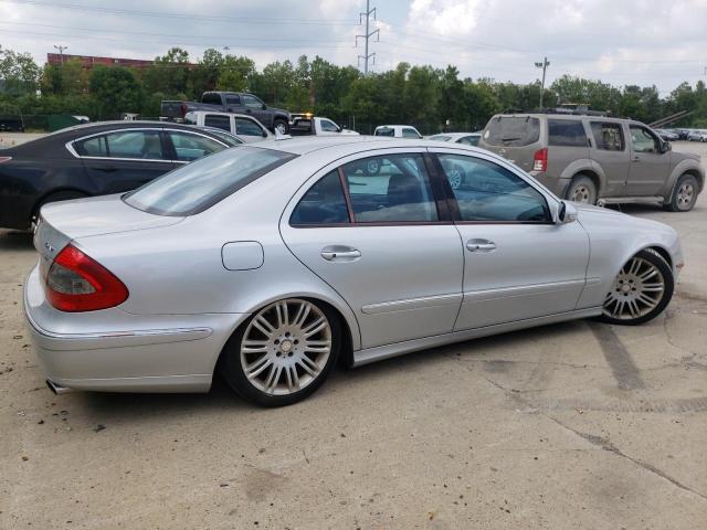 WDBUF90XX8B223632 - 2008 MERCEDES-BENZ E 550 4MATIC SILVER photo 3