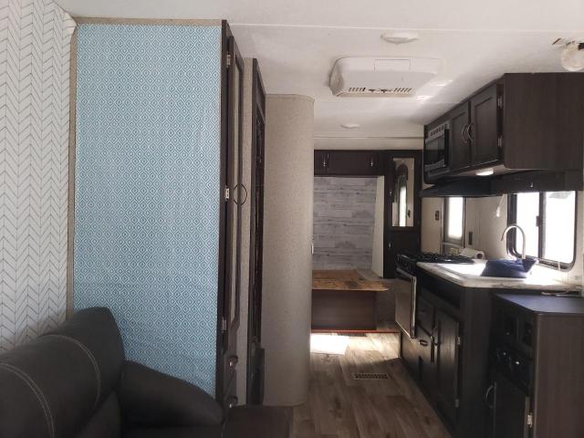 4YDT20121JG104350 - 2018 KEYSTONE SPRINTER WHITE photo 6