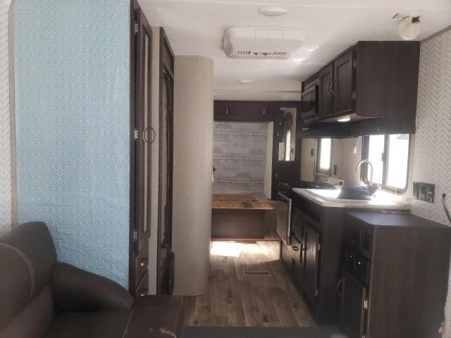 4YDT20121JG104350 - 2018 KEYSTONE SPRINTER WHITE photo 7