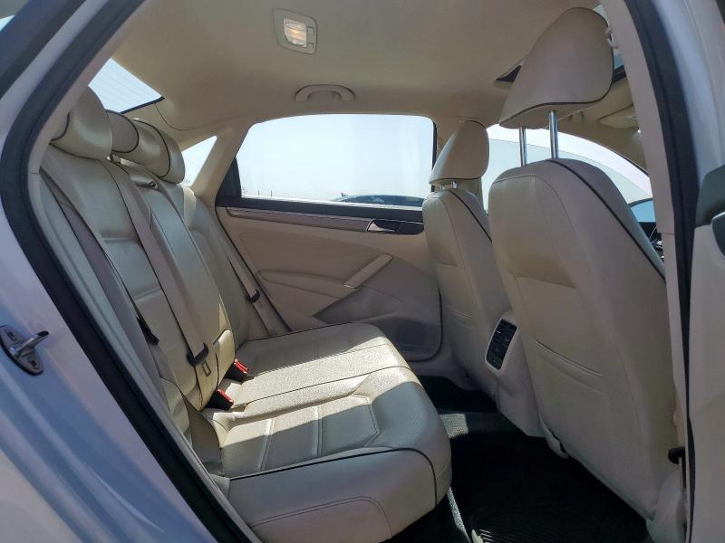 1VWBA7A36JC018524 - 2018 VOLKSWAGEN PASSAT SE WHITE photo 10