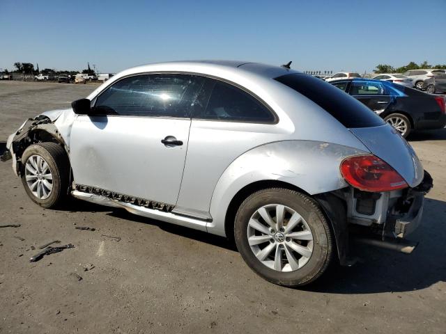 3VWF17AT2EM638986 - 2014 VOLKSWAGEN BEETLE SILVER photo 2