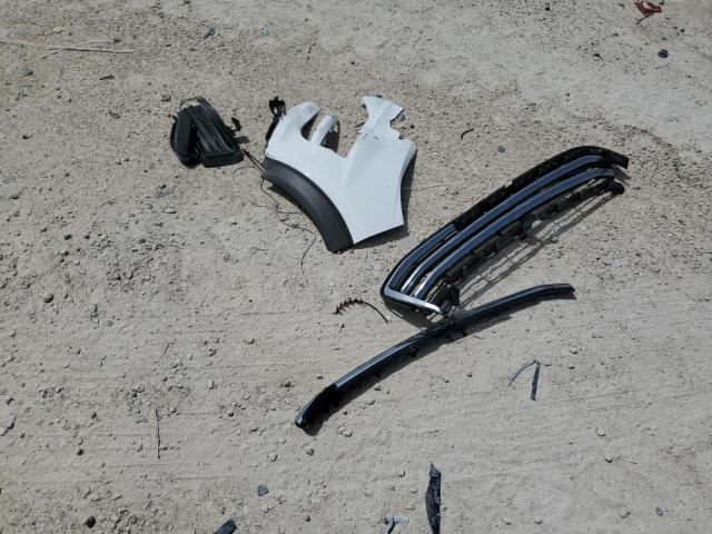 5TDKKRFH4GS156246 - 2016 TOYOTA HIGHLANDER XLE WHITE photo 13