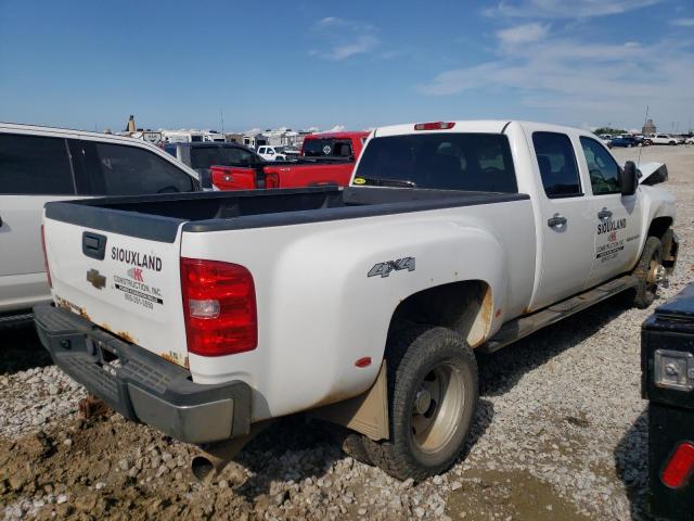 1GCJK33678F182322 - 2008 CHEVROLET SILVERADO K3500 WHITE photo 4