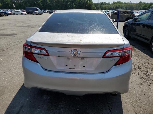 4T1BF1FK7EU372646 - 2014 TOYOTA CAMRY L Silber Foto 6