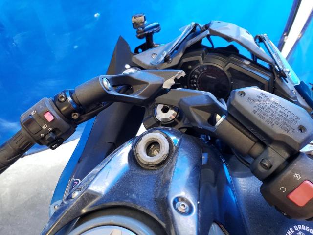 JKAEXEJ15JDA02890 - 2018 KAWASAKI EX650 J ლურჯი ფოტო 9