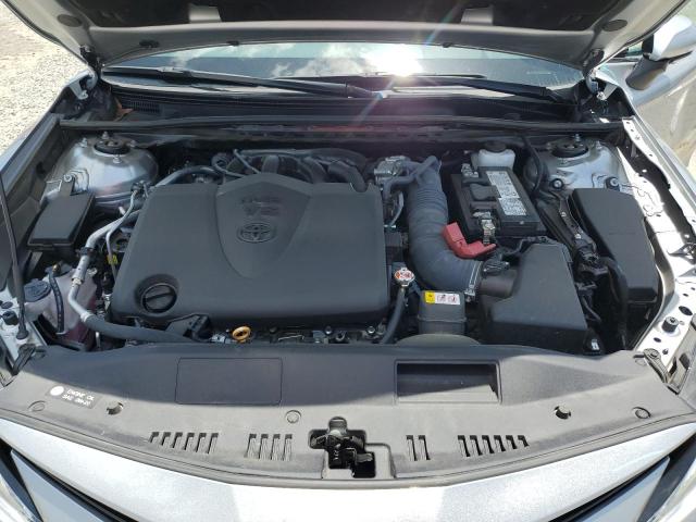 4T1FZ1AK3PU080902 - 2023 TOYOTA CAMRY XLE فضي صورة 11