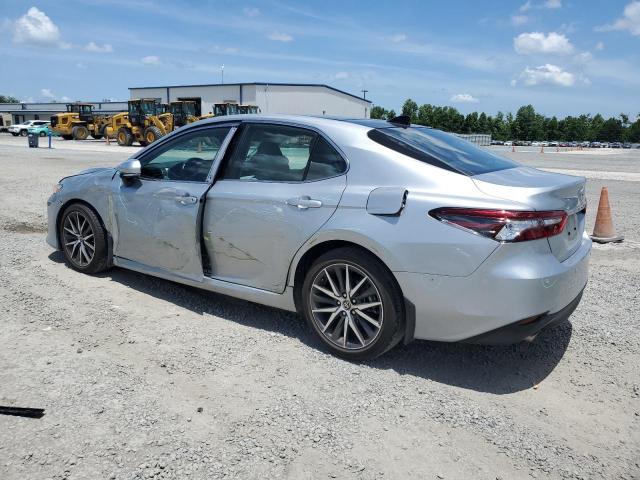 4T1FZ1AK3PU080902 - 2023 TOYOTA CAMRY XLE فضي صورة 2