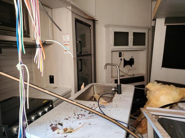 4YDF35B29M1532826 - 2021 KEYSTONE SPRINTER WHITE photo 5