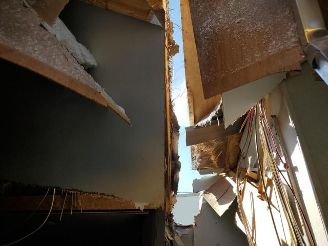 4YDF35B29M1532826 - 2021 KEYSTONE SPRINTER WHITE photo 9