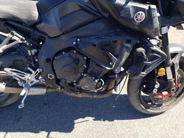 JYARN48Y8HA000078 - 2017 YAMAHA FZ10 C BLACK photo 7