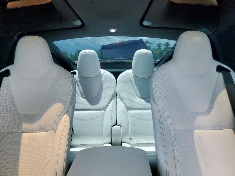 5YJXCBE43JF126966 - 2018 TESLA MODEL X Argent photo 10