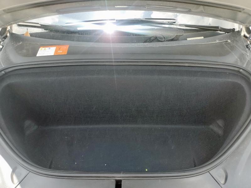 5YJXCBE43JF126966 - 2018 TESLA MODEL X Argent photo 12