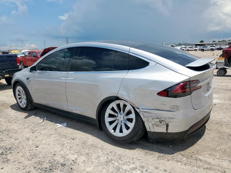 5YJXCBE43JF126966 - 2018 TESLA MODEL X Argent photo 2