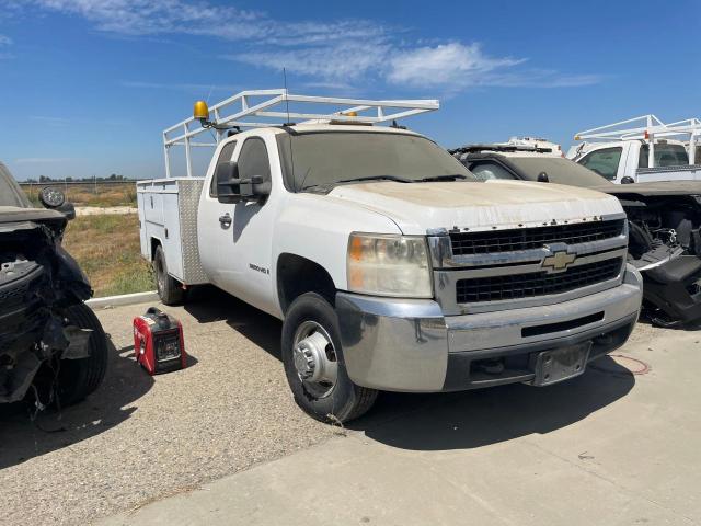 1GBJC39K67E590644 - 2007 CHEVROLET SILVERADO C3500 WHITE photo 1