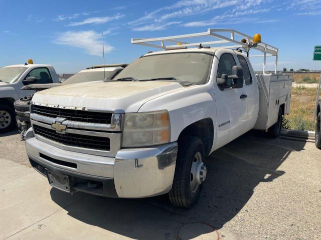 1GBJC39K67E590644 - 2007 CHEVROLET SILVERADO C3500 WHITE photo 2