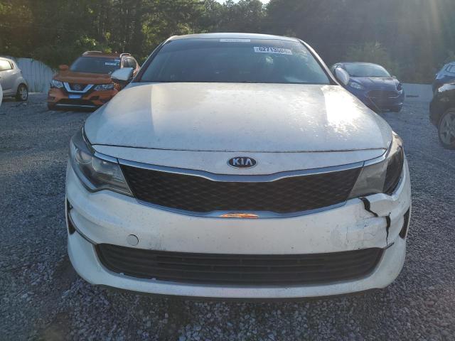 KNAGT4L36H5137393 - 2017 KIA OPTIMA LX WHITE photo 5