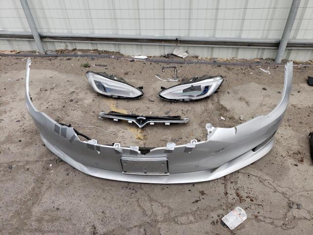 5YJSA1E20GF150014 - 2016 TESLA MODEL S 银色 照片 12