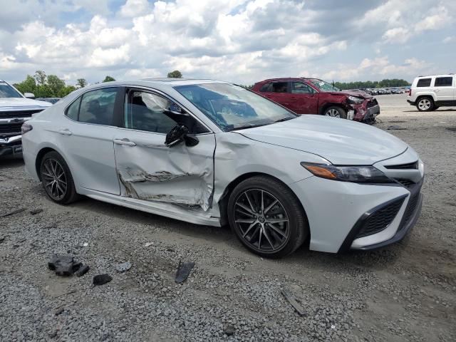 4T1T11AK9RU217354 - 2024 TOYOTA CAMRY SE NIGHT SHADE WHITE photo 4