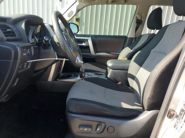 JTEZU5JR4J5179133 - 2018 TOYOTA 4RUNNER SR5 SILVER photo 7