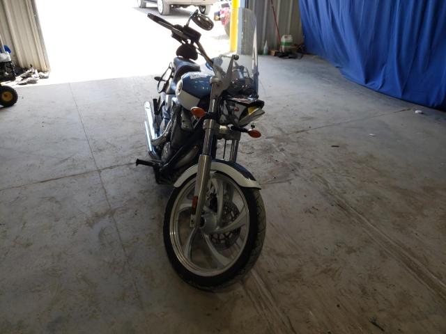 5VPGB26D493000420 - 2009 VICTORY MOTORCYCLES VEGAS BLUE photo 2