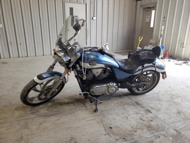 5VPGB26D493000420 - 2009 VICTORY MOTORCYCLES VEGAS BLUE photo 3
