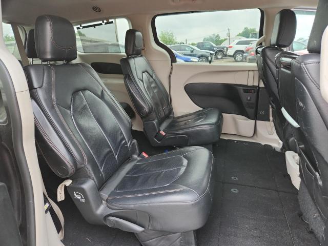 2C4RC1EG1JR154198 - 2018 CHRYSLER PACIFICA TOURING L PLUS GRAY photo 11