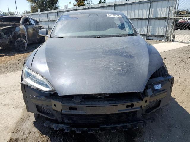5YJSA1E4XJF273666 - 2018 TESLA MODEL S ნაცრისფერი ფოტო 5