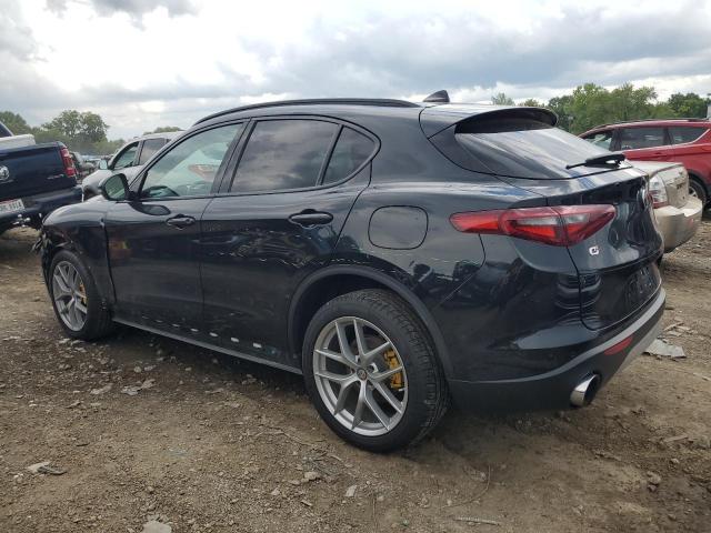 ZASFAKPN1J7B91786 - 2018 ALFA ROMEO STELVIO SPORT أسود صورة 2