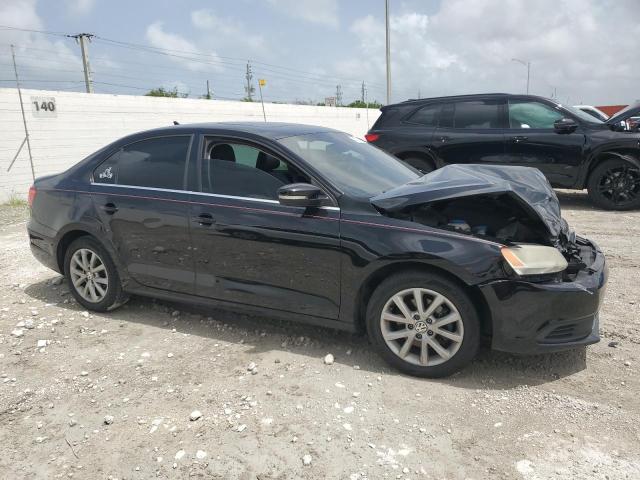 3VWDP7AJ2DM393786 - 2013 VOLKSWAGEN JETTA SE 黑色 照片 4