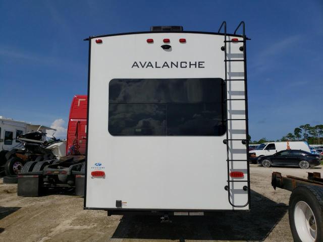 4YDF32225ME761169 - 2021 KEYSTONE AVALANCHE WHITE photo 6