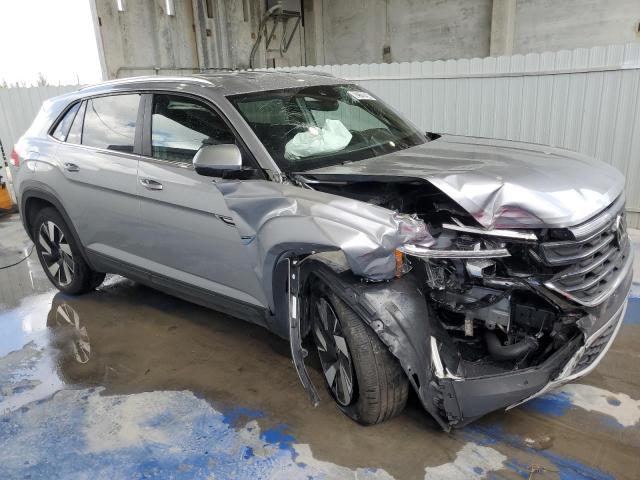1V2WE2CA1RC225243 - 2024 VOLKSWAGEN ATLAS CROS SE Srebrny zdjęcie 4
