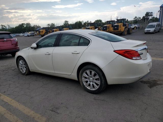 2G4GR5ER1C9213439 - 2012 BUICK REGAL WHITE photo 2