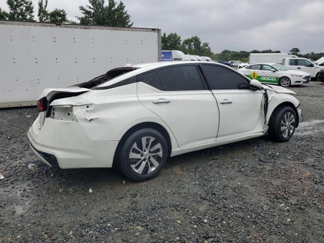 1N4BL4BV1LC139076 - 2020 NISSAN ALTIMA S WHITE photo 3