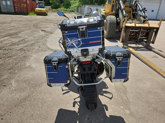 WB10M1307R6J54976 - 2024 BMW R 1250 GS ADVENTURE BLUE photo 4