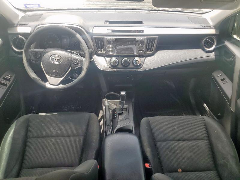 2T3ZFREV7JW421466 - 2018 TOYOTA RAV4 LE SILVER photo 8