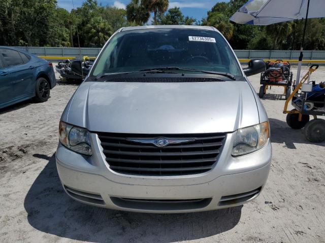 1A4GP45R46B739890 - 2006 CHRYSLER TOWN & COU 银色 照片 5
