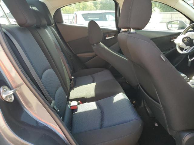 3MYDLBYV7JY316492 - 2018 TOYOTA YARIS IA 灰色 照片 10