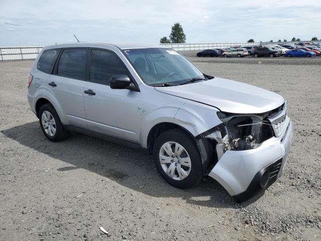 JF2SHBAC5DH435918 - 2013 SUBARU FORESTER 2.5X Сріблястий фото 4