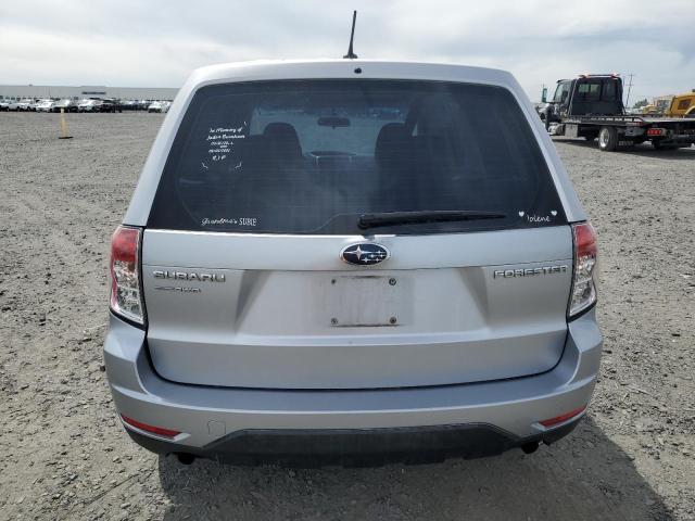 JF2SHBAC5DH435918 - 2013 SUBARU FORESTER 2.5X Сріблястий фото 6