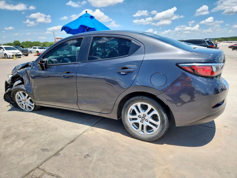 3MYDLBYVXJY313764 - 2018 TOYOTA YARIS IA 灰色 照片 2