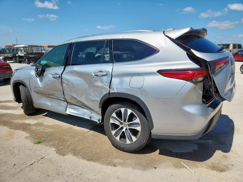 5TDGZRAH1LS504605 - 2020 TOYOTA HIGHLANDER XLE SILVER photo 2