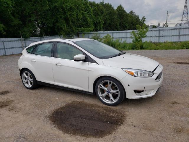 1FADP3N2XFL359717 - 2015 FORD FOCUS TITANIUM WHITE photo 4