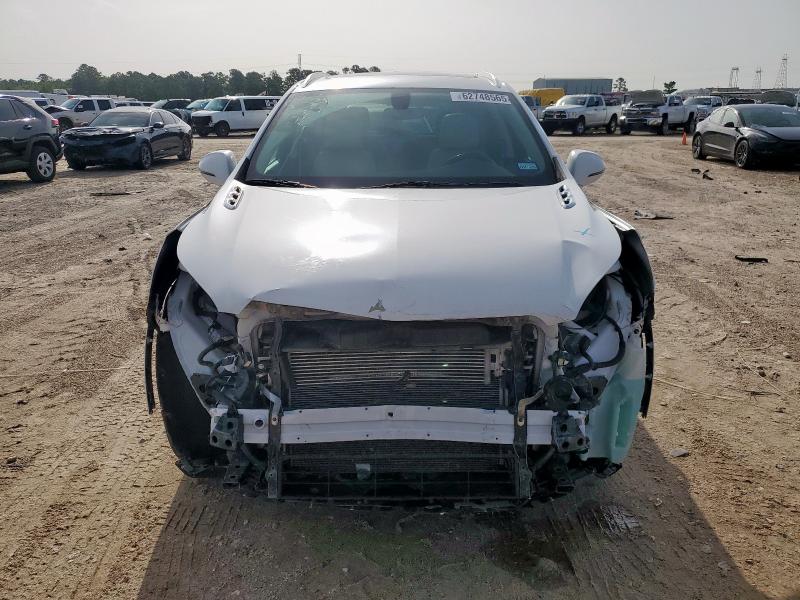 LRBFXBSA7HD109209 - 2017 BUICK ENVISION ESSENCE أبيض صورة 5