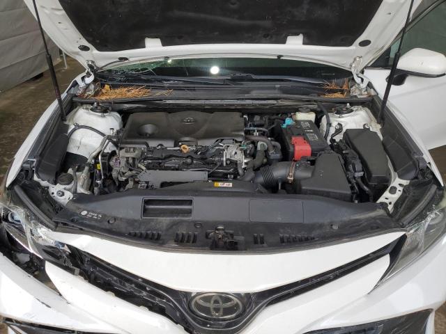 4T1B11HK6JU577901 - 2018 TOYOTA CAMRY L WHITE photo 11