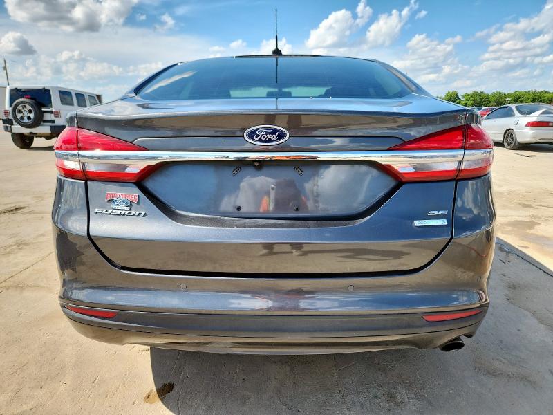 3FA6P0HD9JR186366 - 2018 FORD FUSION SE GRAY photo 6