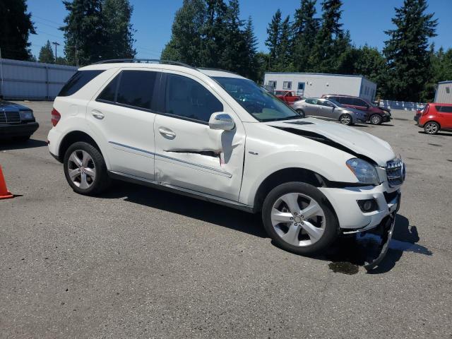 4JGBB25E89A494310 - 2009 MERCEDES-BENZ ML თეთრი ფოტო 4