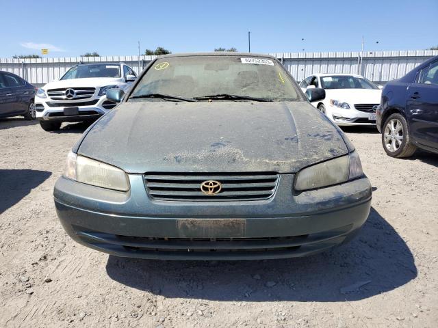 JT2BG22K8W0123447 - 1998 TOYOTA CAMRY CE GREEN photo 5