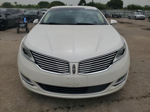 3LN6L2G99FR613658 - 2015 LINCOLN MKZ WHITE photo 5
