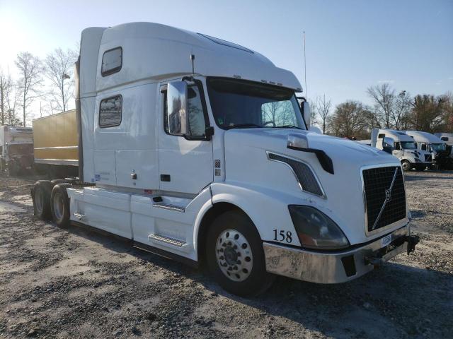 2013 VOLVO VN VNL, 