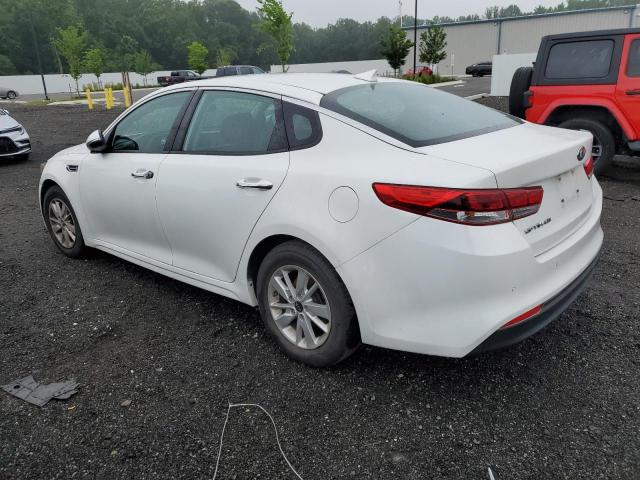 KNAGT4L34J5235988 - 2018 KIA OPTIMA LX أبيض صورة 2